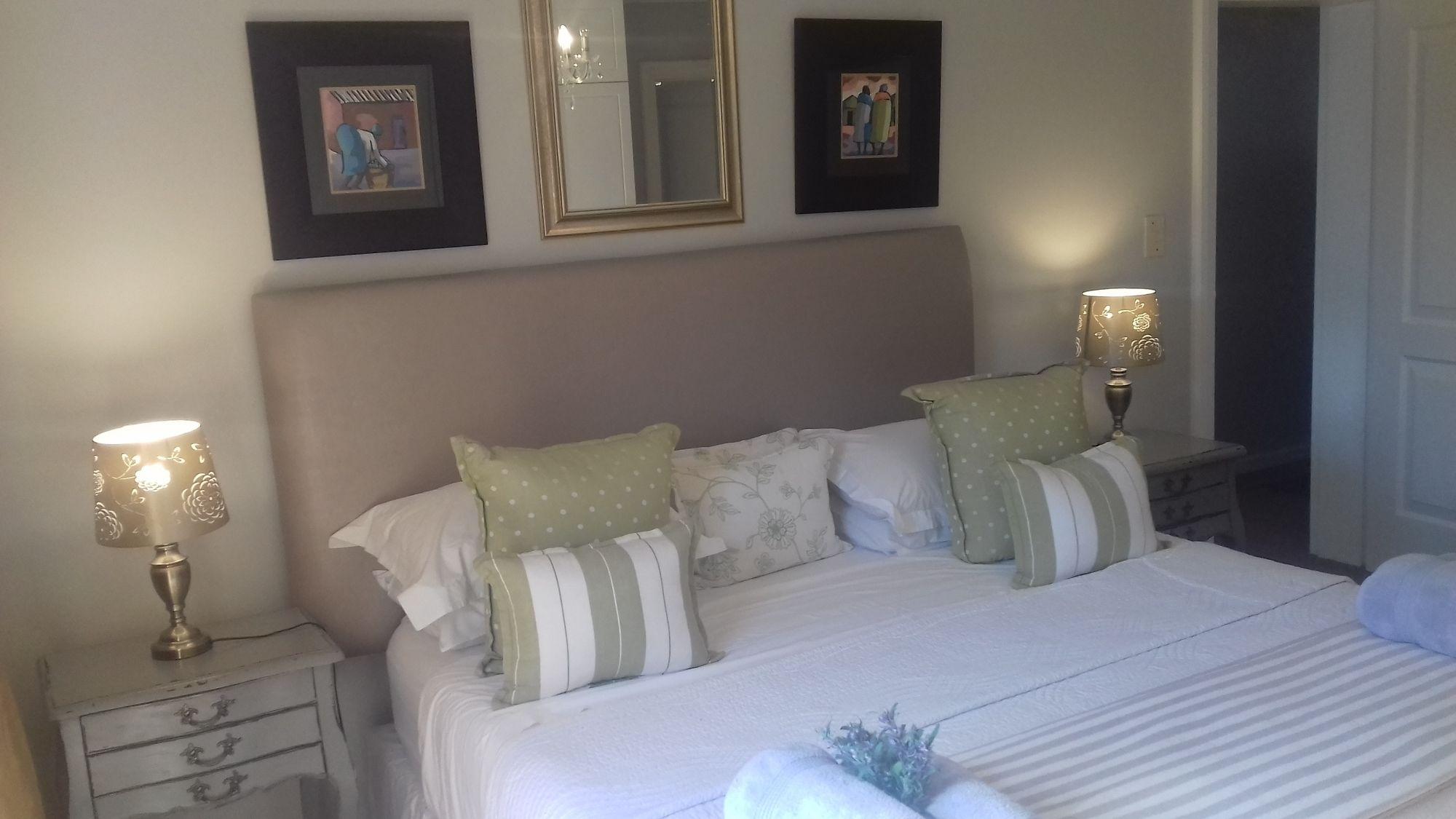 The Whale'S Tale Guesthouse Hermanus Bagian luar foto